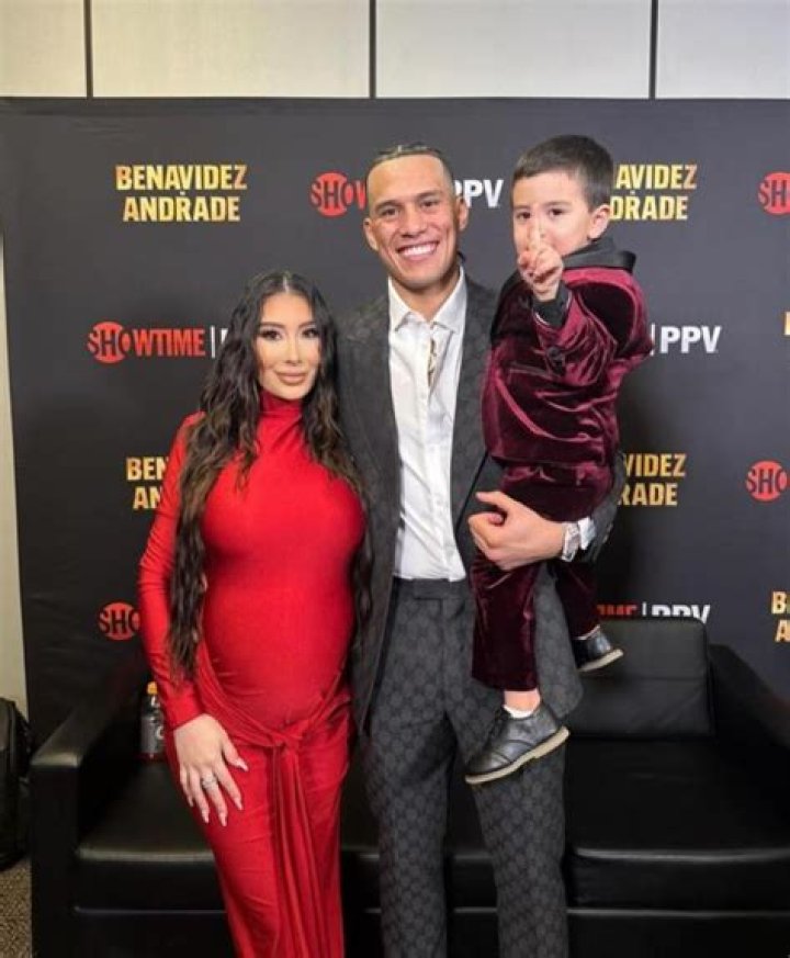 Who Is The Wife Of The Fierce Boxer David Benavidez?